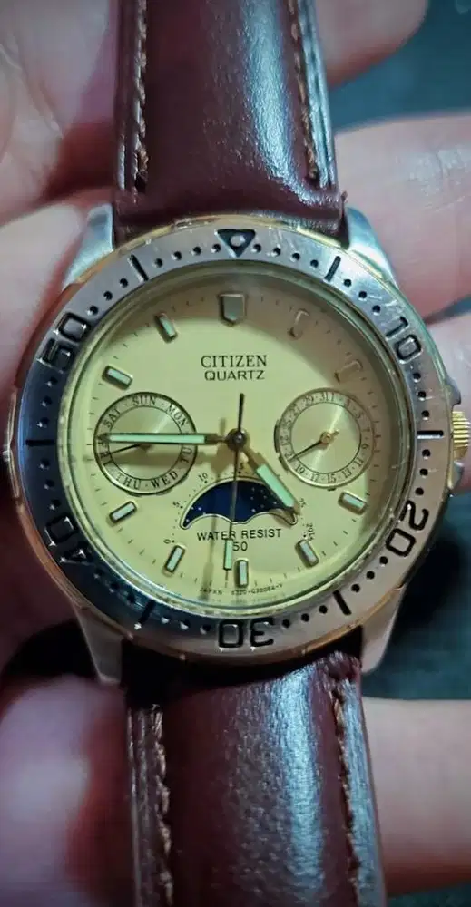Citizen Moonphase 90’s Quartz. Original Japan.