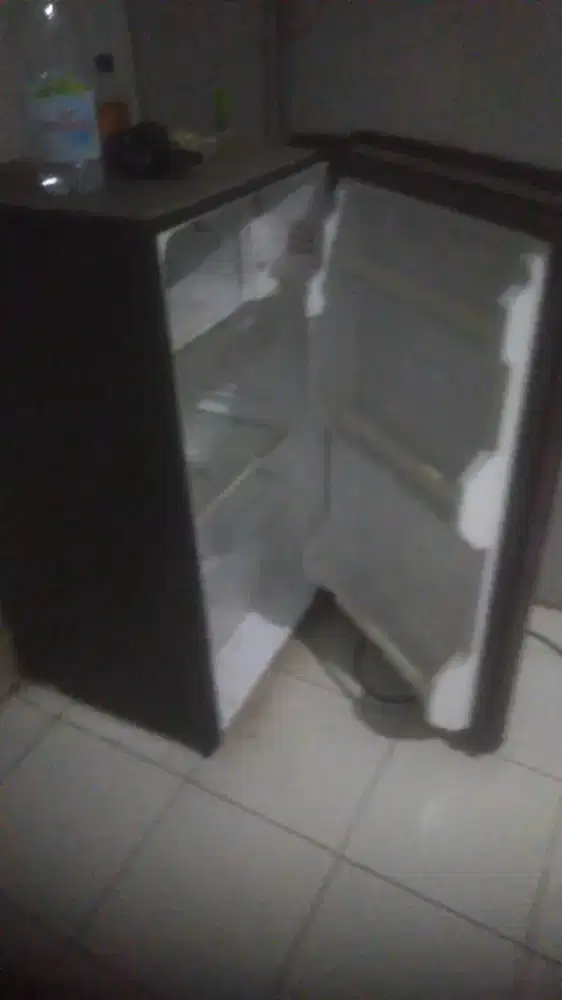 Kulkas Sharp  masih normal