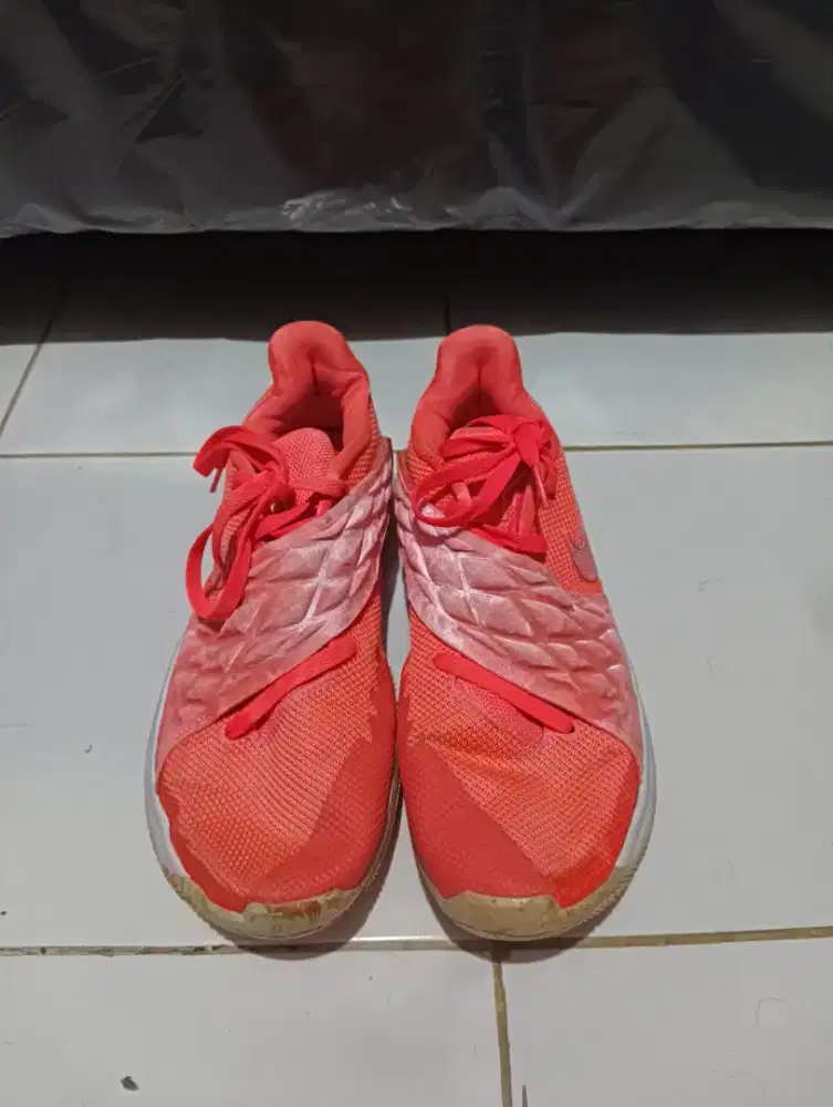 Dijual Sepatu Basket Nike Kyrie Low 1 Second Mantap