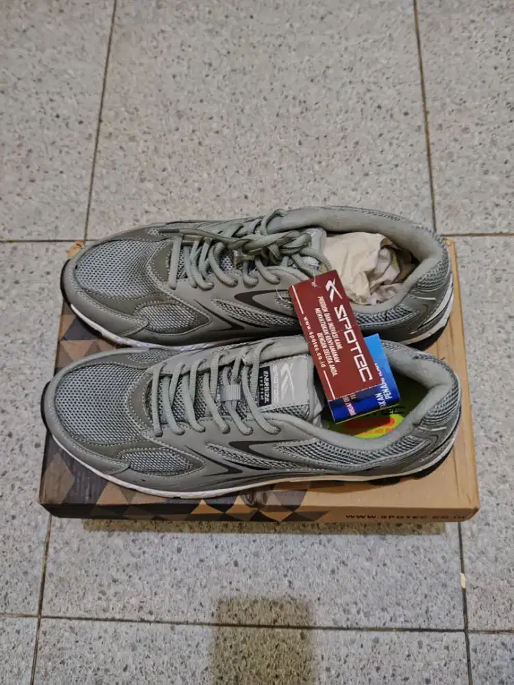Jual 2 Pasang Sepatu Pria