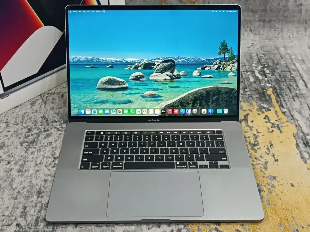 MacBook Pro TouchBar 16 2019 Core i9 32-512GB AMD Radeon Pro 5300M 4GB