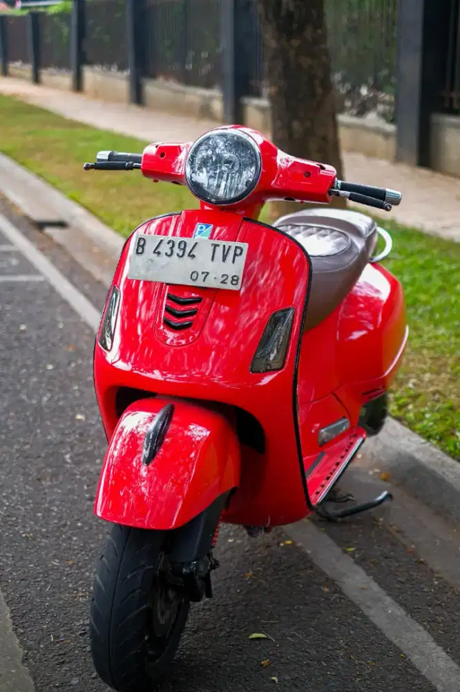 PIAGGIO VESPA GTS 150 IGET ABS 4VIE TERMURAH BERGARANSI MESIN 1 TAHUN