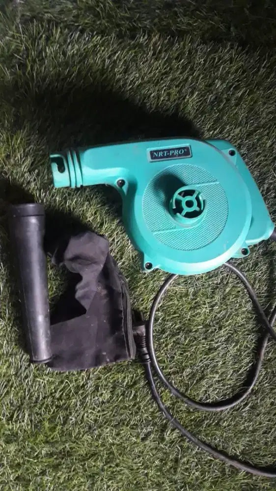 Blower tangan buat kucing