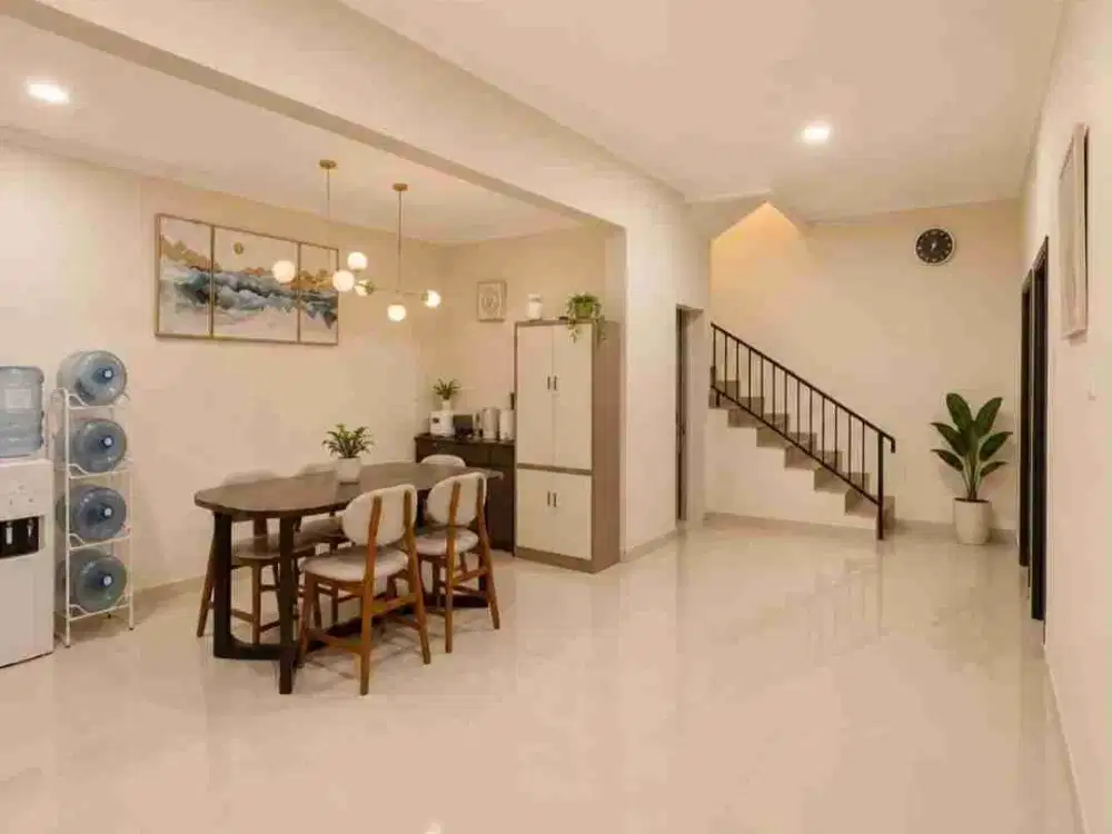DIJUAL RUMAH MURAH FULL FURNISHED 2 LANTAI KAMAR ADA 5 SIAP HUNI BEBAS BANJIR DI CITRA 5