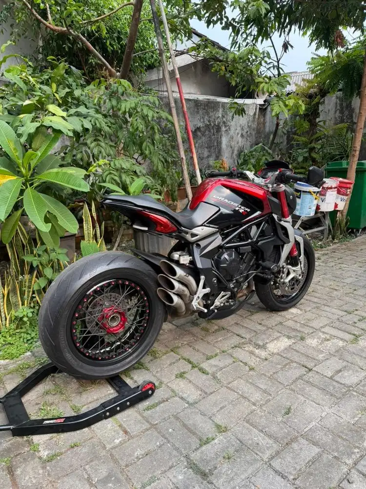 MV Agusta Dragster 800 RR
