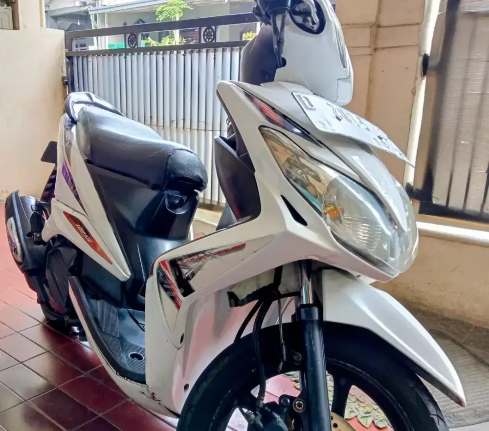 Yamaha Xeon Carbu 2012 putih mulus mantap
