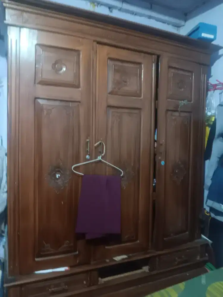 Lemari 3 pintu kayu jati dan patidur kayu jati