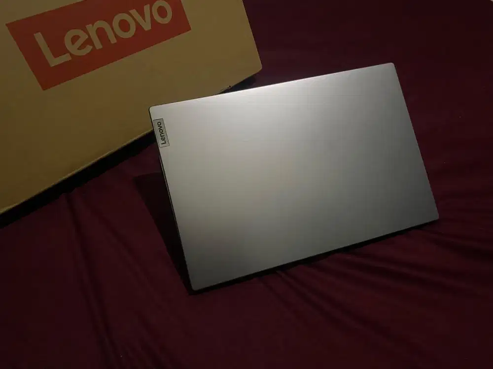 Lenovo v14 G4 Amd Ryzen 5 7520U RAM 16 SSD 512 GB Nvme Garansi Panjang