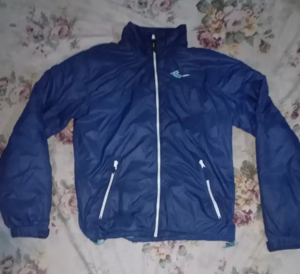 Jaket parasit biru