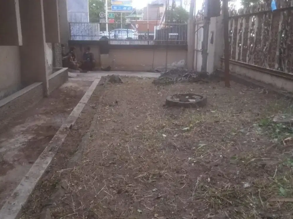 Rumah Komersial tengah kota Lokasi Jln Raya Sulawesi Hadap Utara