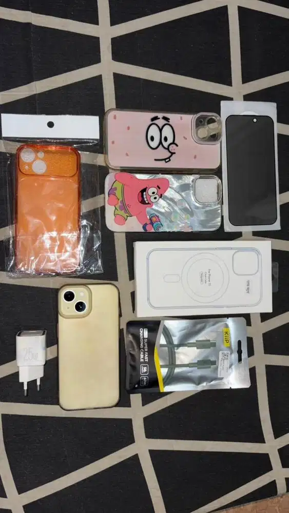 FS: iPhone 15 128GB yellow ex iBox