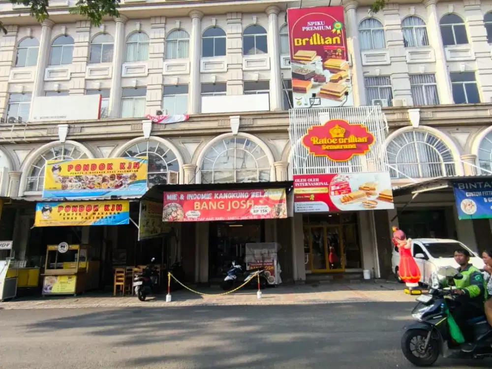 Dijual/Disewakan Ruko Boulevard Greenlake City, Uk. 4,5x15, 3,5 Lantai, Harga : Rp 5,3 M