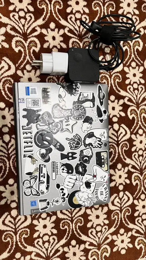 Leptop lenovo ideapad D330