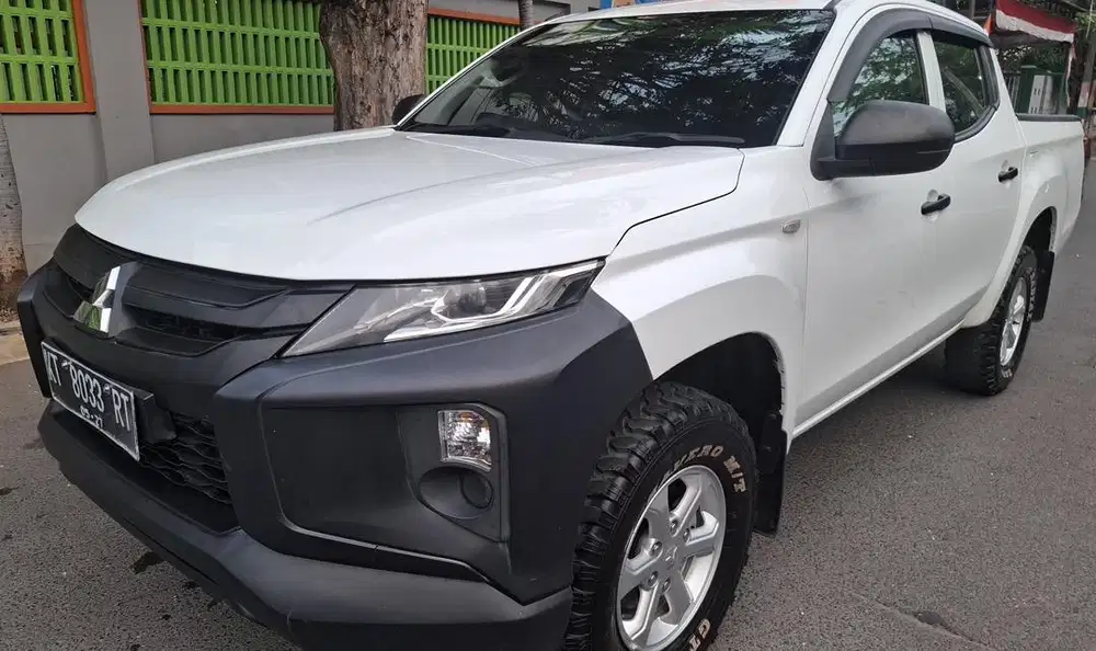 Mitsubishi strada triton tahun 2023