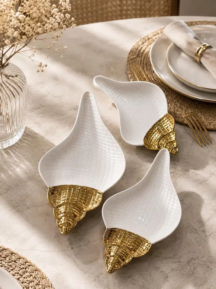 Serving Plate / Piring Saji Ceramic Shell candy dessert