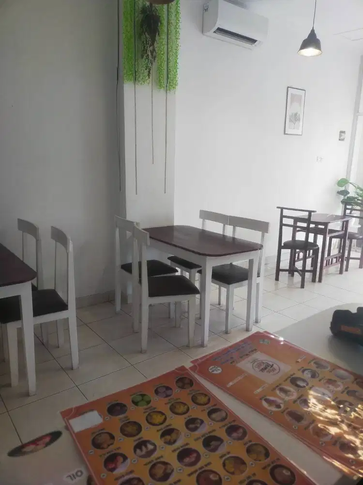 Di butuhkan waitrees