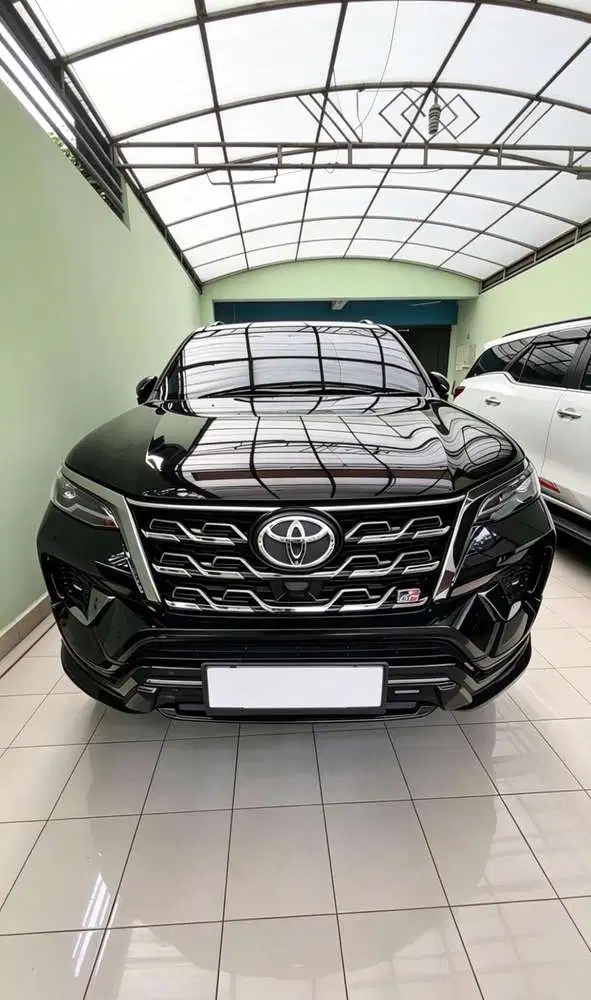 Fortuner 2.8 GR 2023 | 2025 KM.LOW 46RB (Cash Kredit Tuker Tambah)
