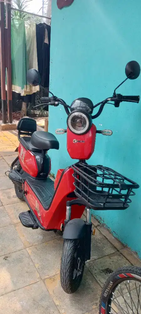 Sepeda listrik merk HAHA