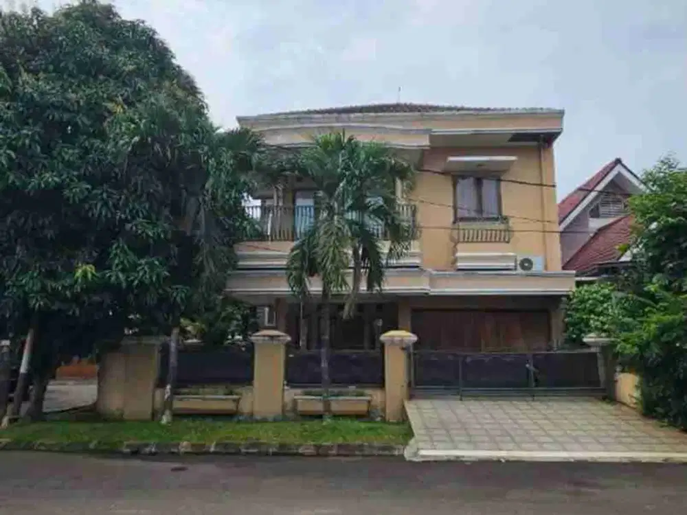 Dijual Rumah Cantik Sangat Terawat Seperti Baru, lingkungan Nyaman, lokasi Sangat startegis DM104