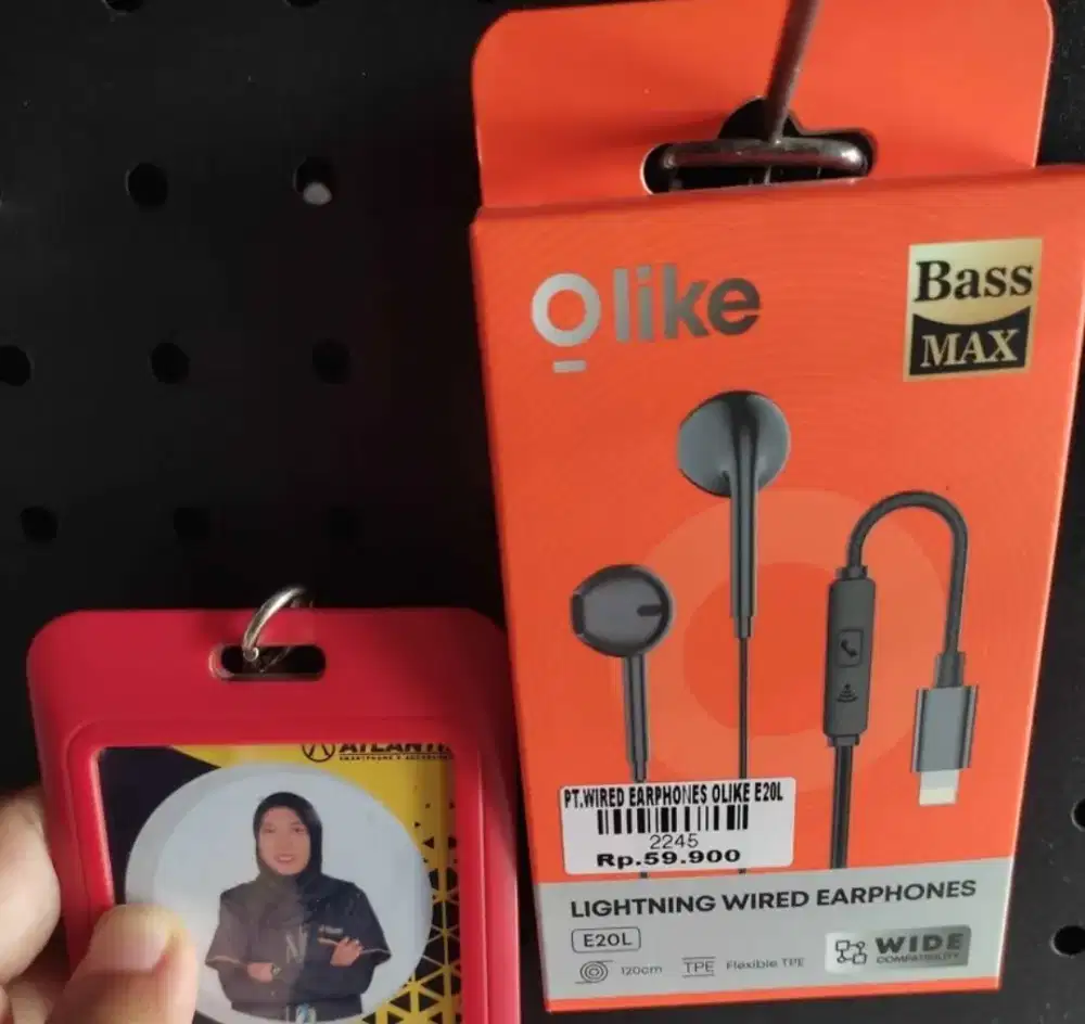 WIRED EARPHONES OLIKE E20L