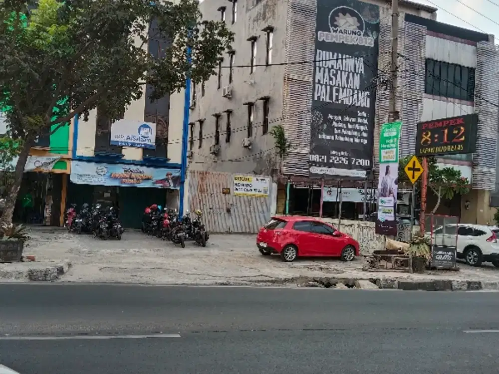 Dijual tanah di pinggir jalan Margonda lokasi sangat strategis , harga di bawah NJOP jauh