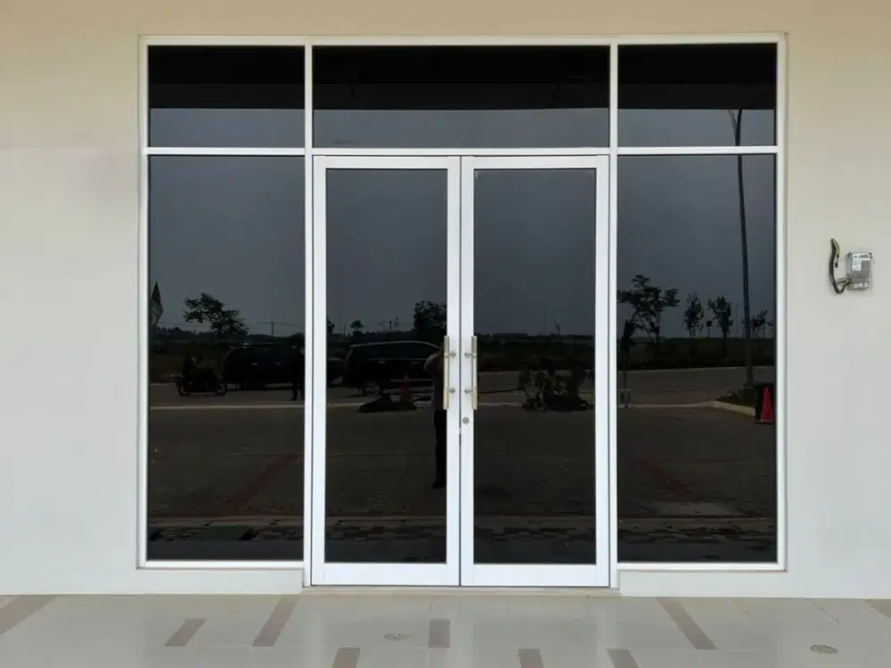 RUKAN LA RIVIERA PIK 2 — BADAN BOULEVARD, SUDAH TERSEWA