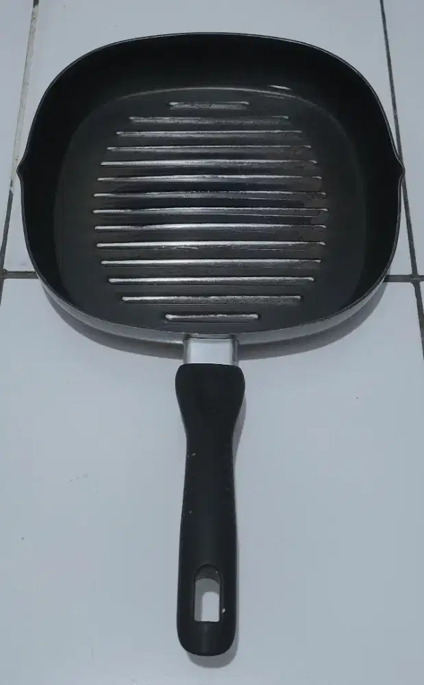 Kuali Panggang bekas
