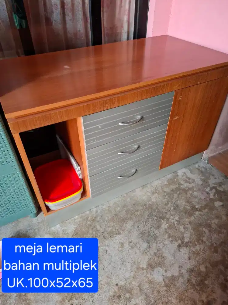 Meja serbaguna multiplek