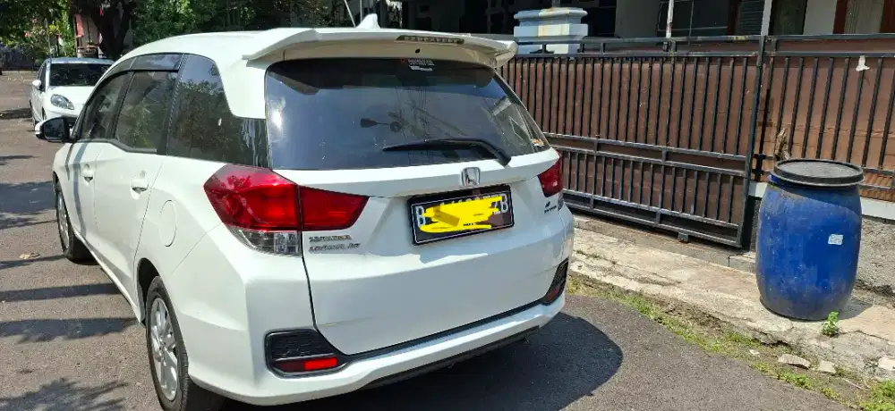 Honda mobilio 2016 M/T