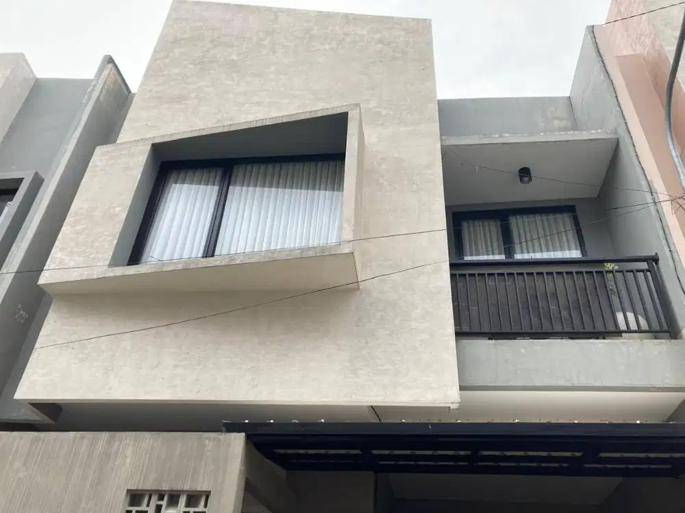 Take Over Rumah Keluarga (2 Lantai 2 Kamar Tidur)