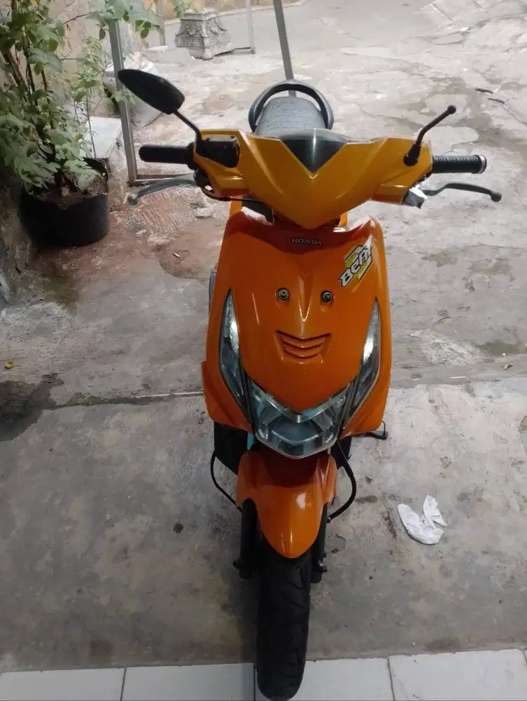 di jual aja,karna dah jarang d pake,dah ada yg baru,7 ribu,nego alus