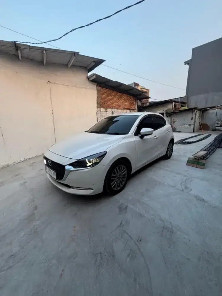 MAZDA 2 GT SKYACTIV  PUTIH  2019