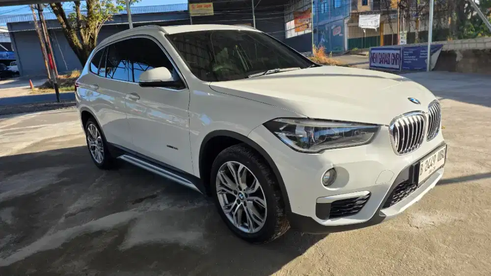 Bmw x1 kondisi terawat siap pakai bergaransi