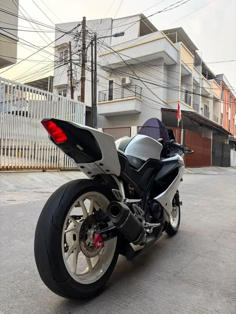 Jual cepat R15 v3 murah