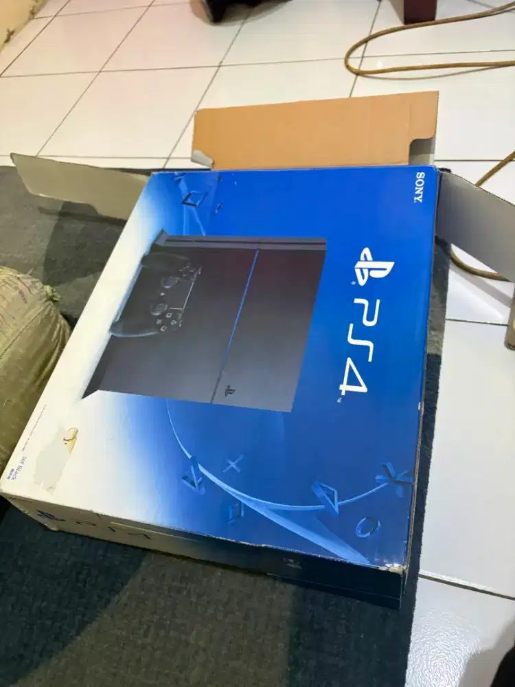PLAYSTATION 4 Fat 500gb original