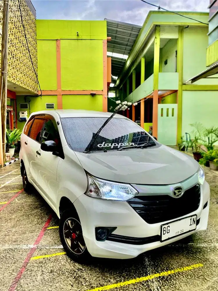 Xenia M 2015 1000 cc