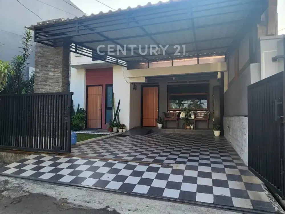 Dijual Rumah Mahkota Simprug  Dekat Dengan Halte Puri Beta