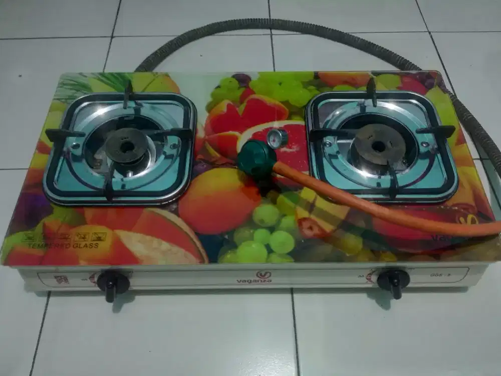 Kompor gas dua tungku