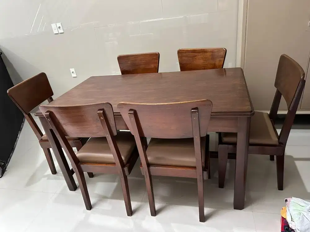 Meja dan kursi kayu set
