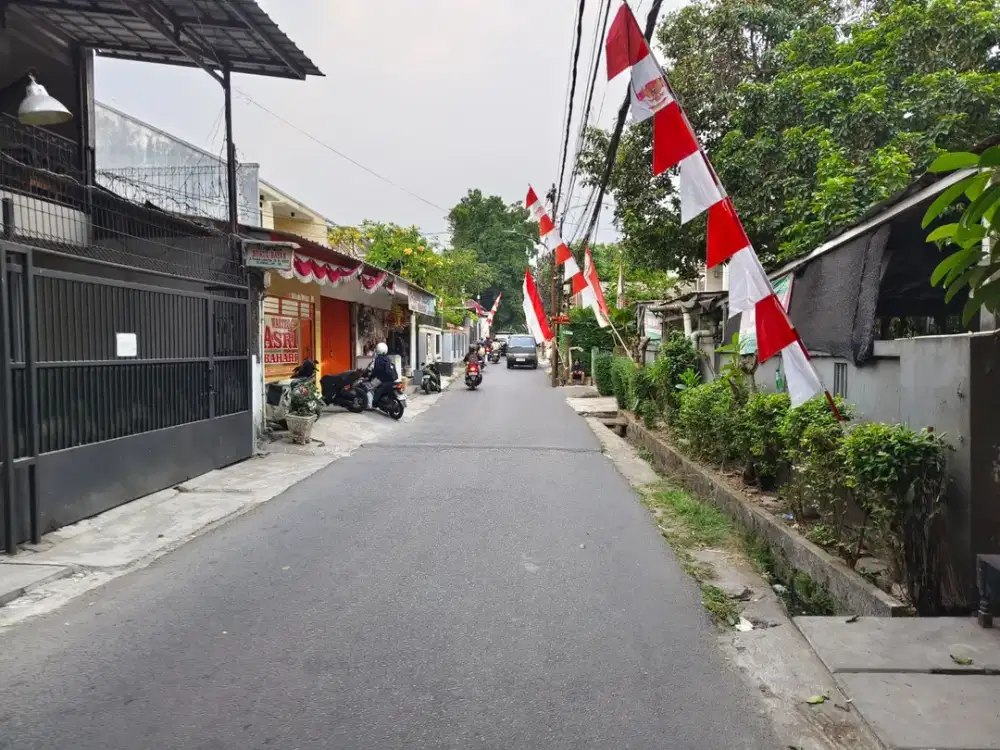 Rumah hitung tanah, zona komersial, strategis seberang Mal One Bel Park Fatmawati, murah