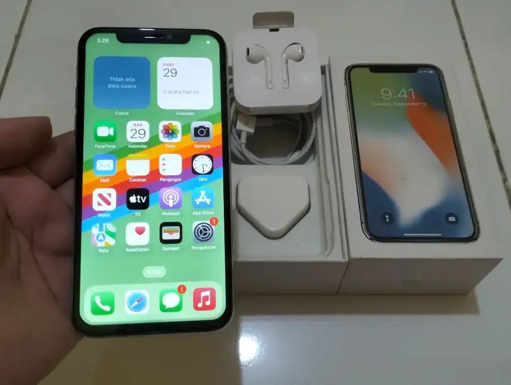 BU iPHONE X 64GB White 4G LTE Lengkap Mulus iCloud Kosong ALL Operator