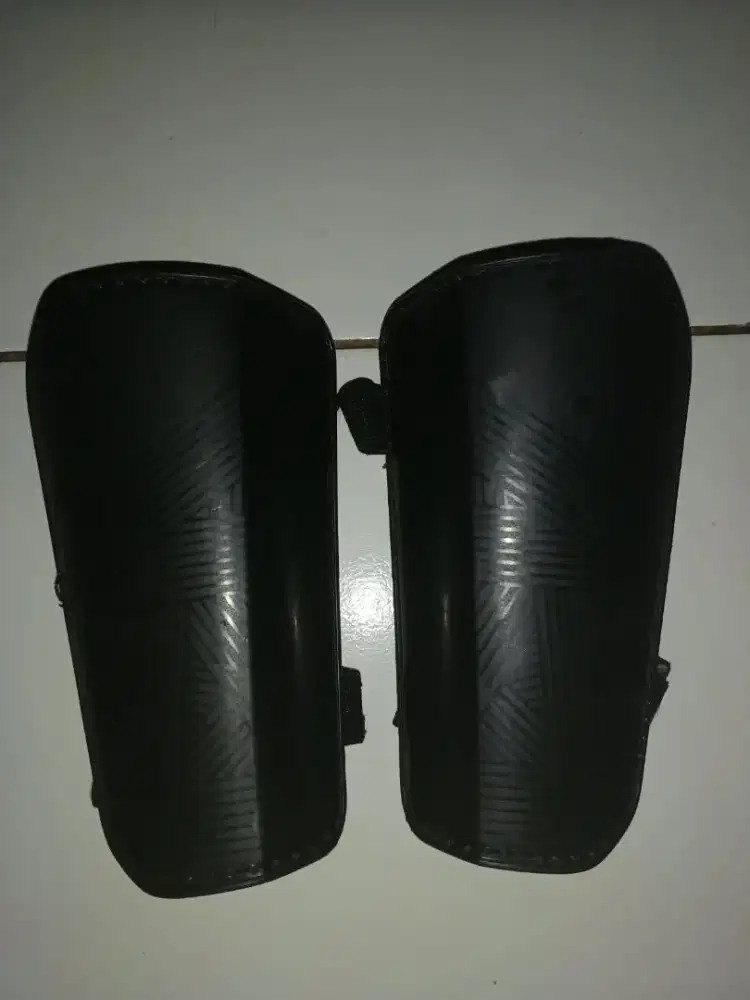 Pelindung tulang kaki Kipsta untuk bola