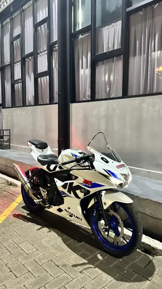 SUZUKI GSX 150R