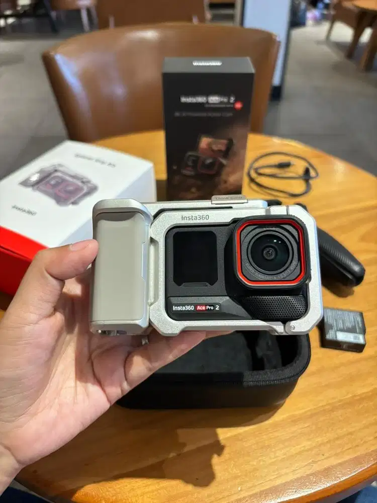 Insta360 Ace Pro 2 (Xplorer Bundle)