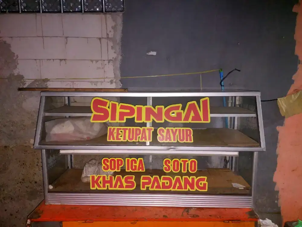 Etalase Jualan ketupat sayur