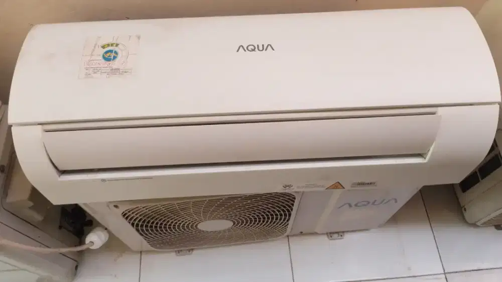 Jual AC Aqua 1/2pk / terima tukar tambah