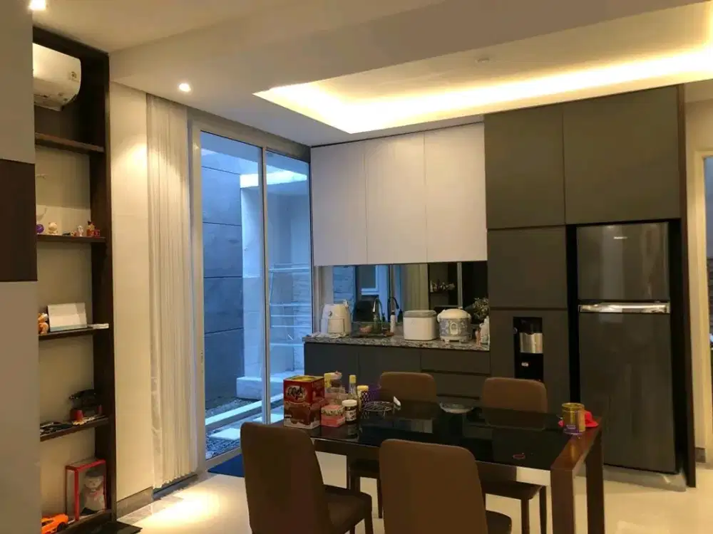 Disewakan Rumah Royal Residence Wiyung 2LT Full Furnish 128m 3Kamar Dekat Pakuwon Mall Surabaya Barat