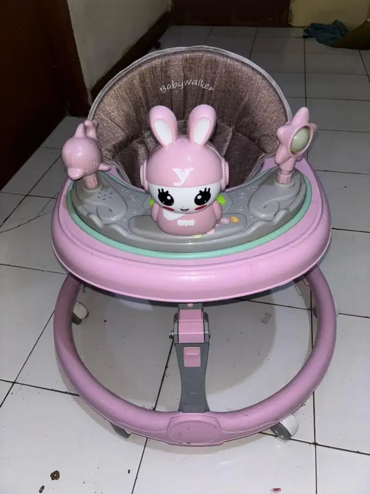 Baby Walker Kondisi Seperti Baru