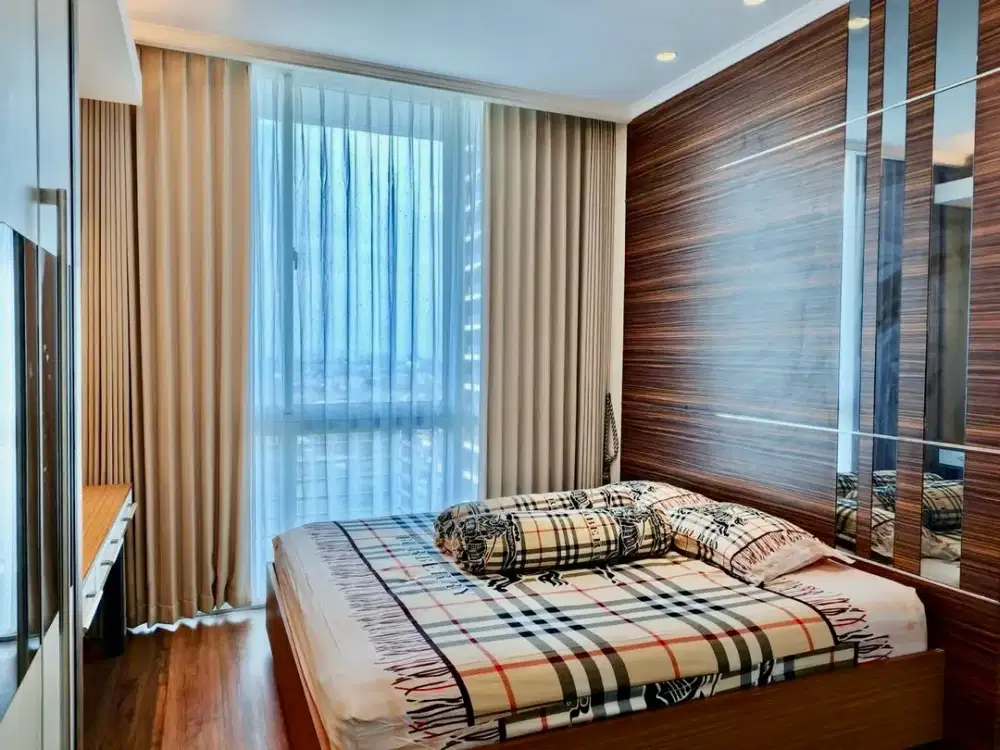 DISEWAKAN APARTEMEN VUE CIPUTRA WORLD LT18 3BR FURNISH POOL VIEW DEKAT TOL