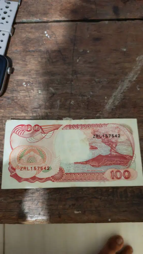 Uang kertas kuno 100 pinisi